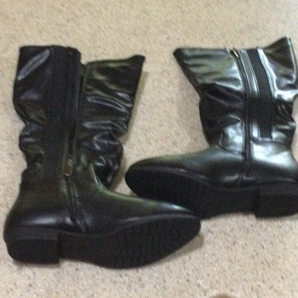 NIB Cloudwalkers black tall slouch boot. Size 8 WIDE. Faux leather. - Picture 7 of 10